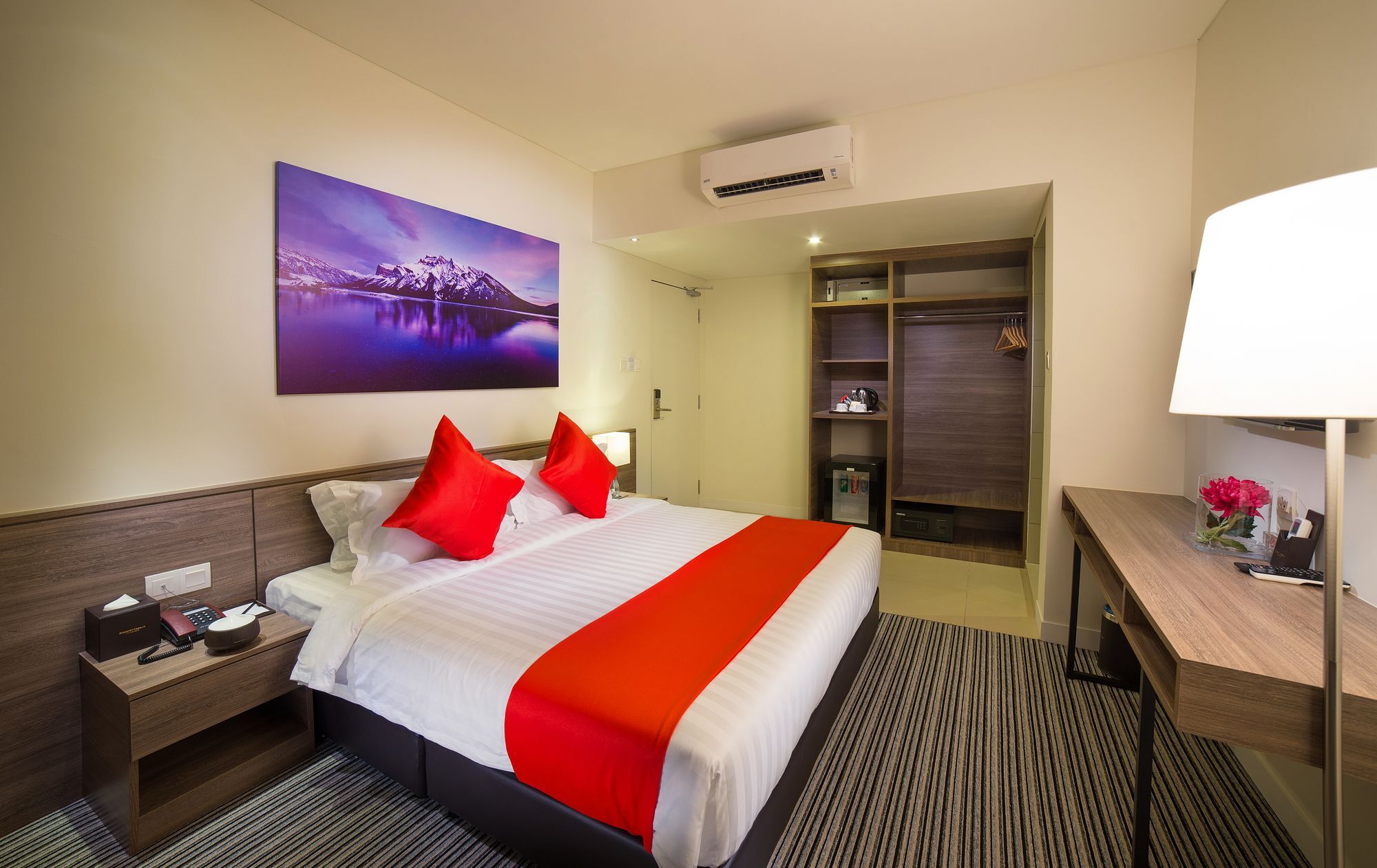 Riccarton Capsule Hotel Куала-Лумпур Экстерьер фото