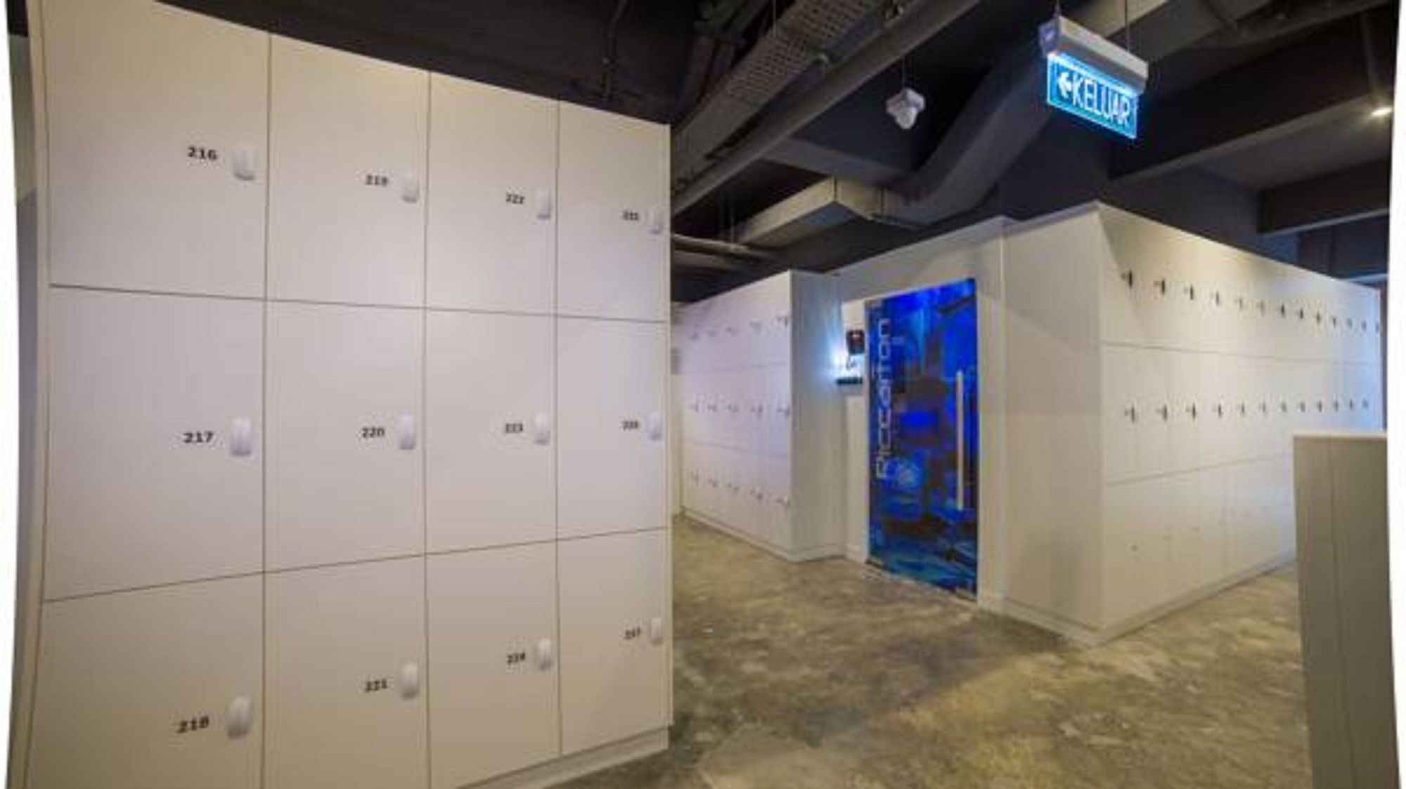Riccarton Capsule Hotel Куала-Лумпур Экстерьер фото